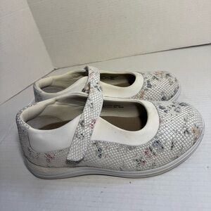 DREW White Floral Mary Jane Dress Shoes 9.5